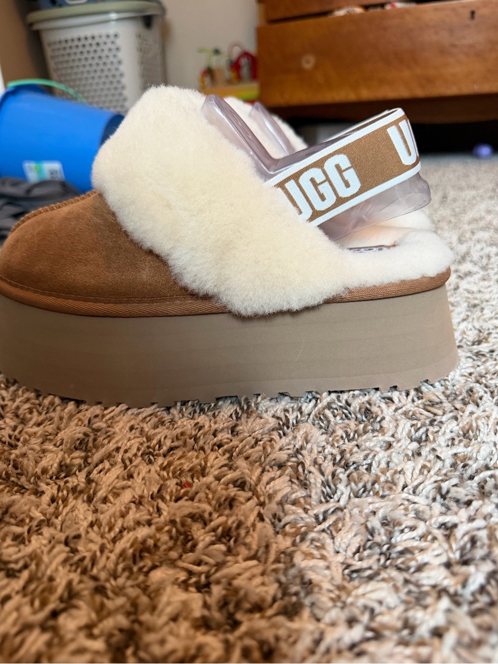 UGG funkette slipper chestnut platform